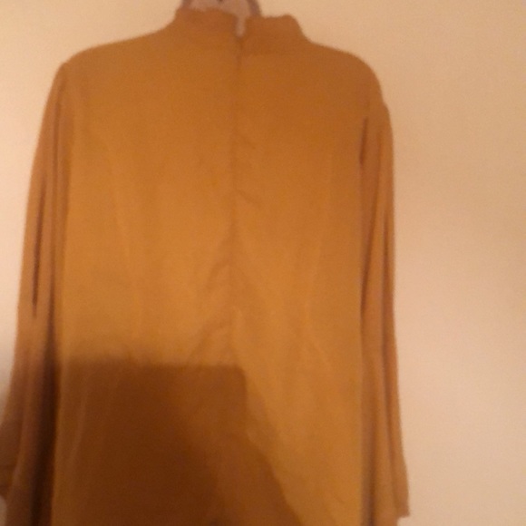 Woman’s Vivid long sleeve blouse with pearl key hole bell sleeves - Picture 11 of 13